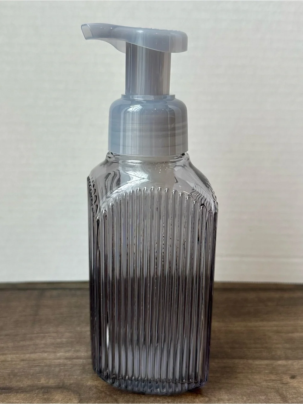 Bath & Body Works NWT Gray Vertical Lines Glass Foaming Soap Dispenser 10oz